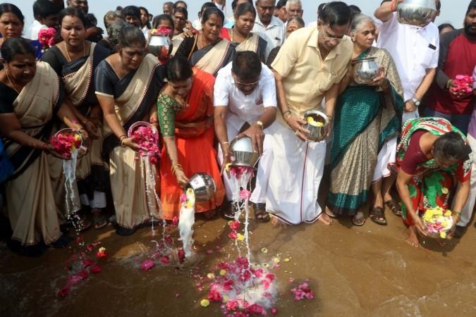 People pay tributes to the victims of the 2004 Tsunami, in Chennai. Tsunami