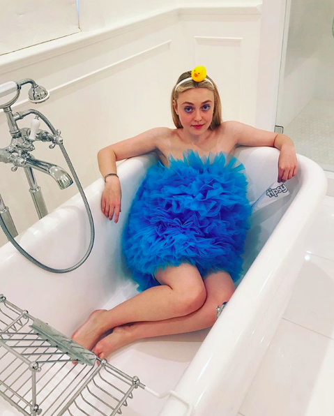479px x 596px - Dakota Fanning bares all in a topless Instagram picture - IBTimes India