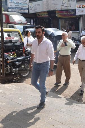 Celebs at Kushal Punjabi's Funeral Celebs at Kushal Punjabi's Funeral