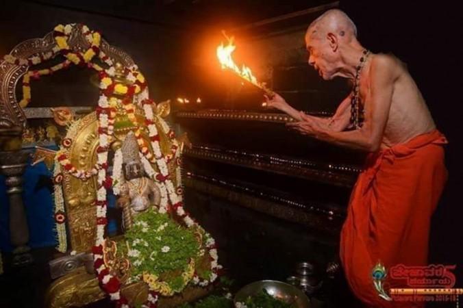 Pejavara Mutt Seer Vishwesha Teertha Swami Pejavara Mutt Seer Vishwesha Teertha Swami