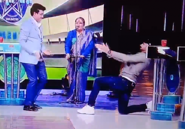 Ganguly and Harbhahan Singh dance as Usha Uthup sings Sourav Ganguly Harbhajan Singh