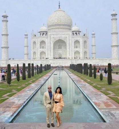 Jeff Bezos visited Taj Mahal with Lauren Sanchez in January 2020. Jeff Bezos