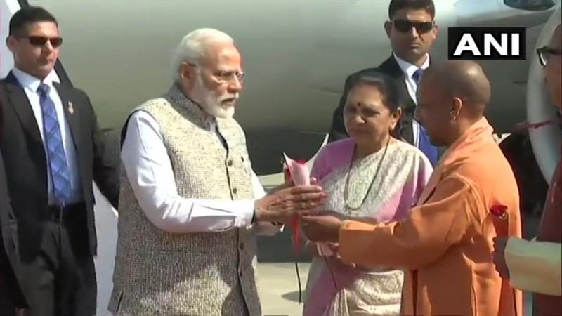 PM Modi arrives at Vanarasi PM Modi