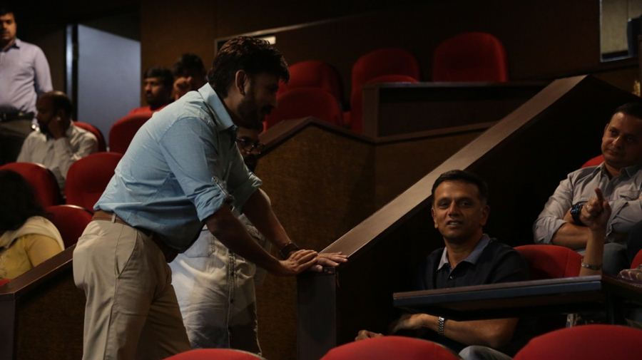 Rahul Dravid with Kannada actor Ramesh Aravind