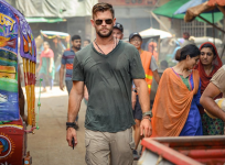 Chris Hemsworth in Extraction