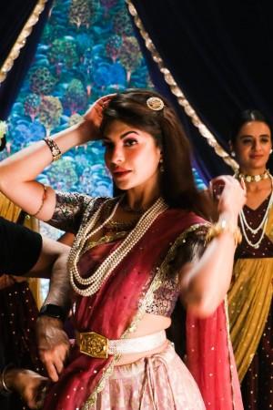Jacqueline fernandez gears up for the song