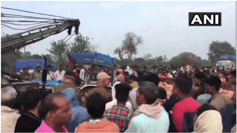 More than hundreds of people gathered at the incident scene. bihar road accident