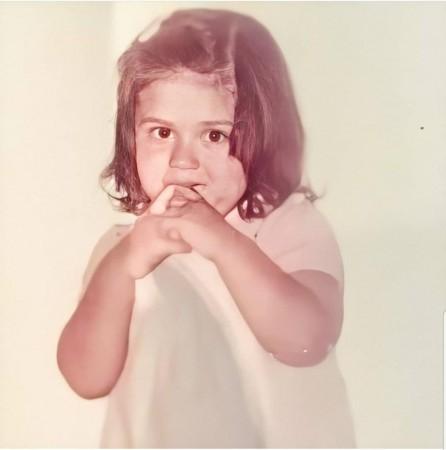 Kareena Kapoor Khan childhood picture (source: Twitter) Kareena Kapoor Khan
