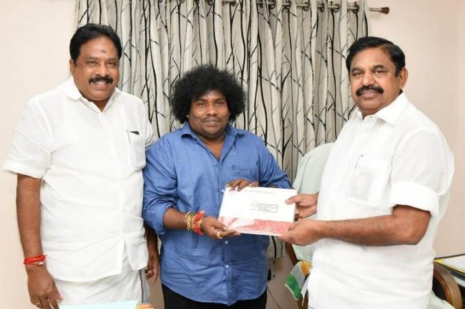 Yogi Babu Invites Chief Minister, Tamil Nadu CM Edappadi K Palaniswami. Yogi Babu Invites Chief Minister, Tamil Nadu CM Edappadi K Palaniswami