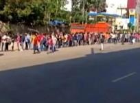 Hundreds gather at Andhra-Telangana border despite lockdown