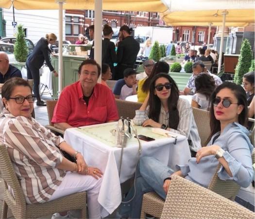 Randhir Kapoor and Babita Kapoor with daughters Kareena and Karisma Randhir Kapoor and Babita Kapoor with daughters Kareena and Karisma