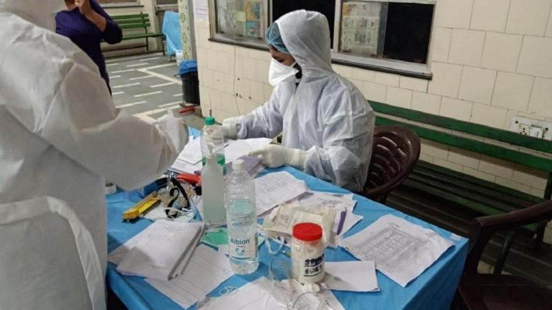 Commissioner North Delhi Municipal Corporation, however, shared this photo and said that the doctors and other medical staff were still performing their duties. Hindurao Hospital doctors and nurses have tendered their resignation over PPE shortage.