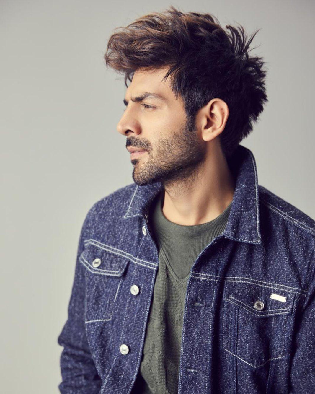 Kartik Aaryan Surely Knows How To Make His Fans Happy & Here's Proof