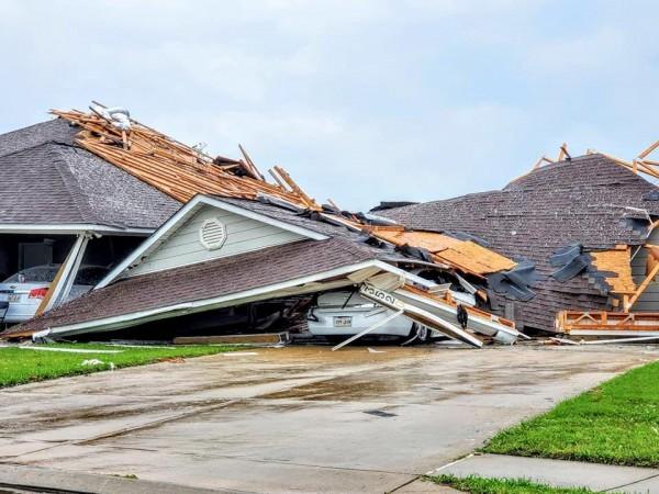 US tornado destruction