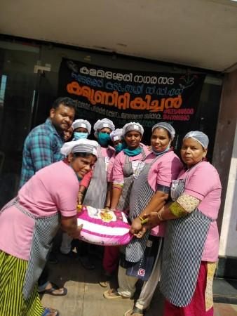 Kerala sets up community kitchens Kerala sets up community kitchens