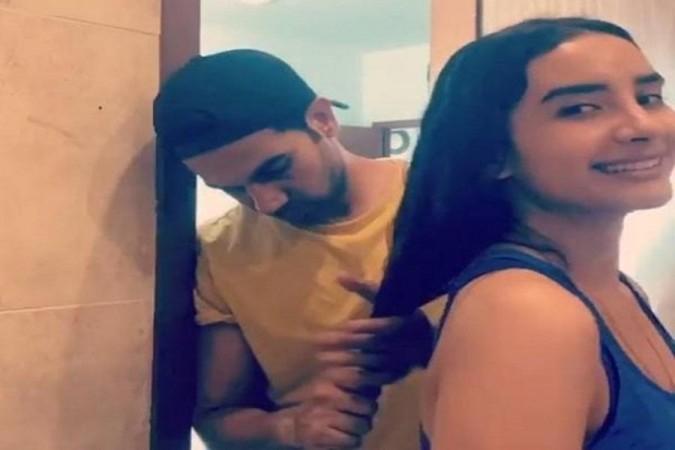Rajkummar Rao giving a haircut to Patralekhaa Rajkummar Rao giving a haircut to Patralekhaa