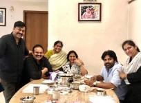 Chiranjeevi flouts social distancing to have breakfast with Pawan Kalyan, Nagababu, sister and mother