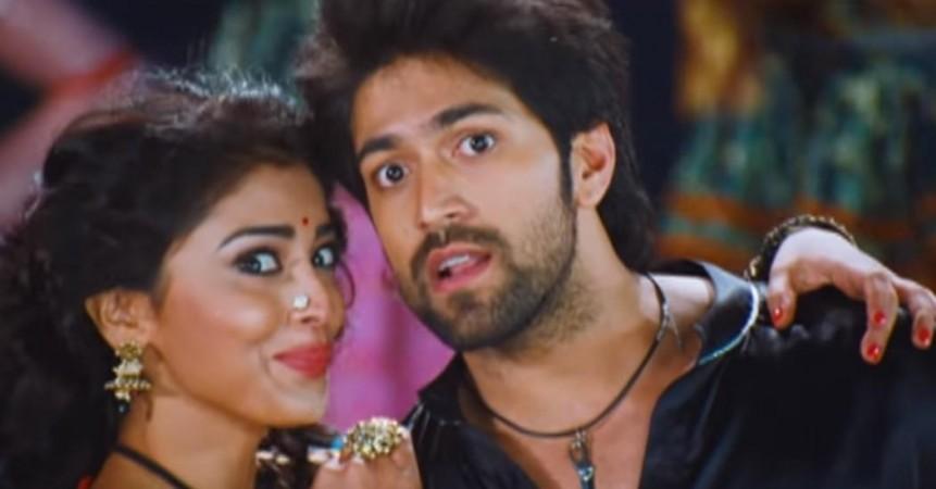 Shriya Saran and Yash in Chandra. Shriya Saran and Yash
