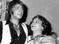 Sanjay Dutt with mom Nargis Dutt