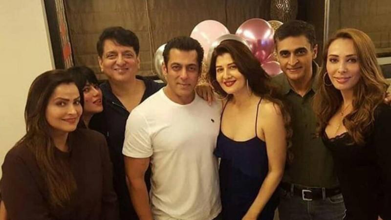 Salman Khan and Sangeeta Bijlani