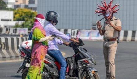 Cop turns corona-man in Chennai Corona