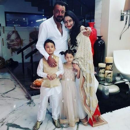 Sanjay Dutt with family