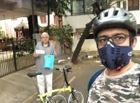 cyclists help seniors in Bengaluru. ResidentsWatch