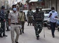 CRPF and police men wears masks