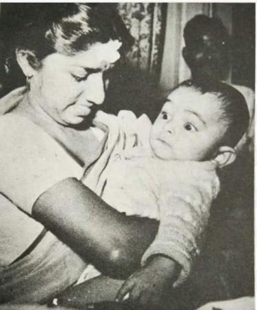 Rishi Kapoor with Lata Mangeshkar