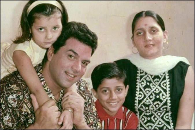 Prakash Kaur with Dharmendra