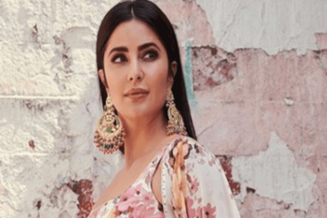 Katrina Kaif goes live by accident, her confusion is the funniest thing