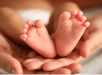 migrant worker delivers baby on roadside