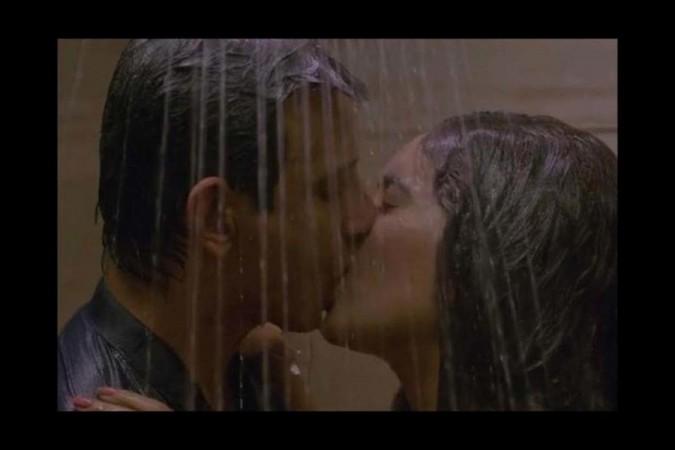 asha negi kissing scene