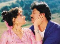 Chiranjeevi and Sridevi in Jagadeka Veerudu Athiloka Sundari