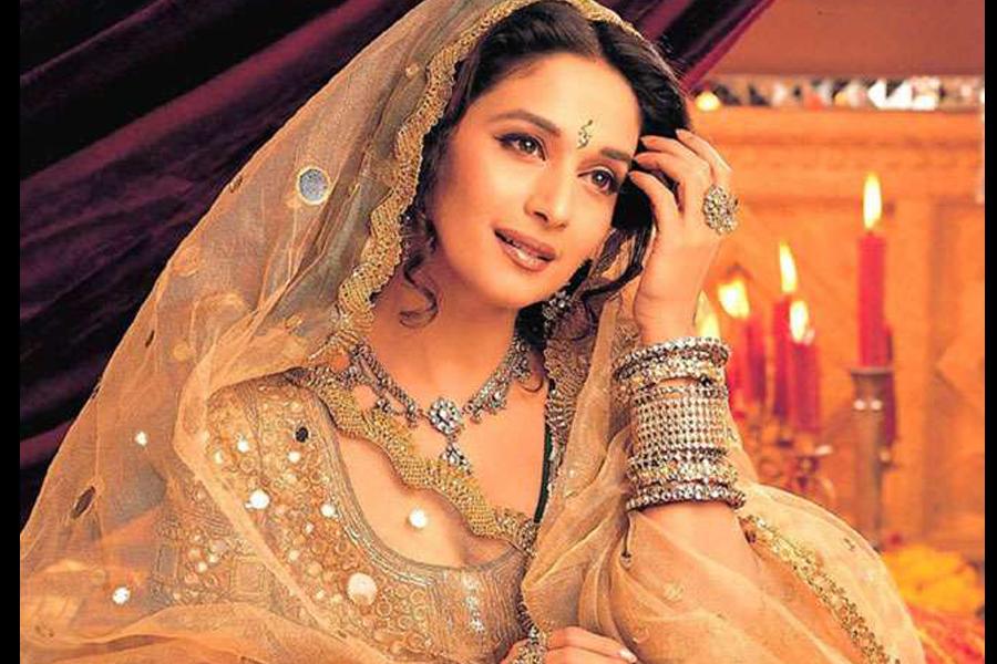 Happy Birthday Madhuri Dixit : Ten Iconic Roles Of Bollywood's ...