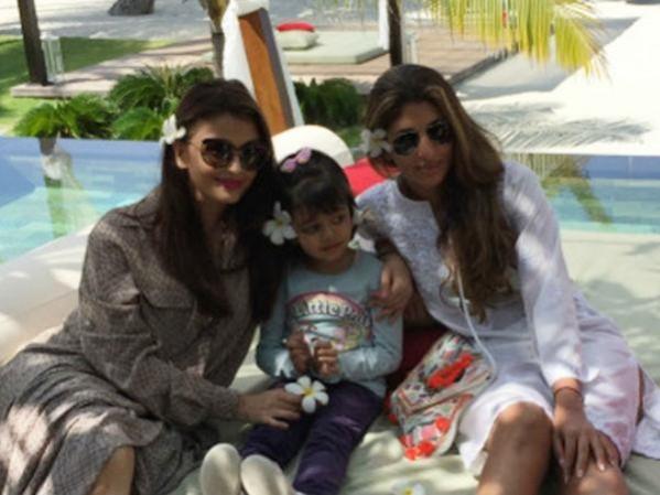 Aishwarya Rai Bachchan and Shweta Bachchan Aishwarya Rai Bachchan and Shweta Bachchan