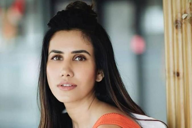 Sonnalli Seygall keeps herself engaged with belly dancing, fitness and ...