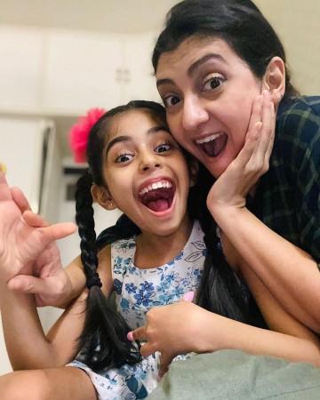 Juhi Parmar, daughter Samaira Juhi Parmar, daughter Samaira