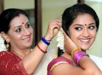 Keerthy Suresh with her mother Menaka