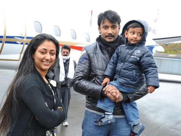 Vijayalakshmi with Darshan and son Vineesh. Vijayalakshmi with Darshan and son Vineesh