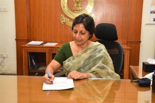 IAS Officer Vini Mahajan. Image: Twitter Vini Mahajan