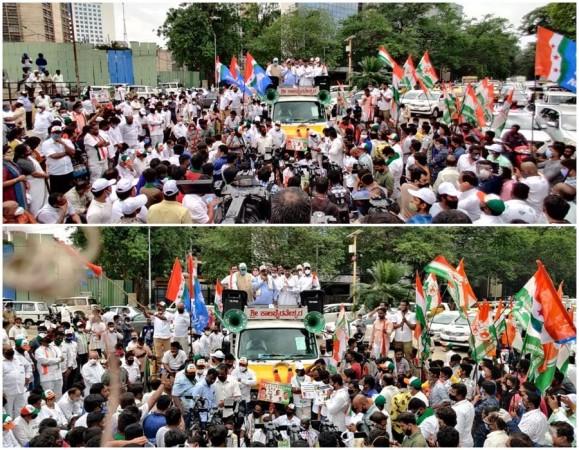 DK Shivakumar and Siddaramaiah at Congress' anti-fuel price hike protest in Karnataka DK Shivakumar and Siddaramaiah at Congress' anti-fuel price hike protest in Karnataka