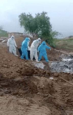 Alleged mass burial of COVID vcitims in Ballari Mass burial of COVID victims