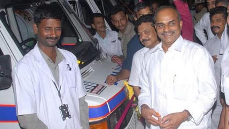 YS Rajasekhara Reddy launching ambulences YS Rajasekhara Reddy launching ambulences