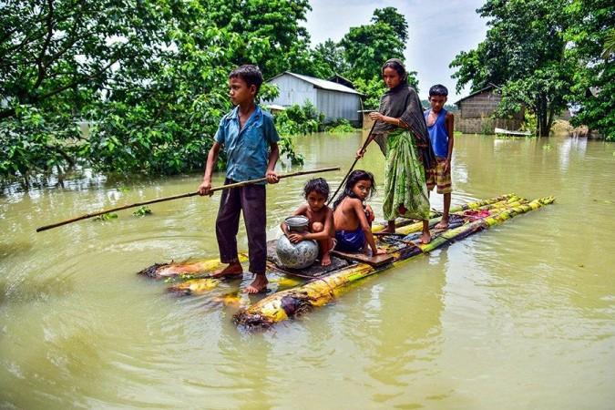 Assam Floods 33 Dead 15 Lakh People Affected As Flood Hits 21 Districts Ibtimes India 