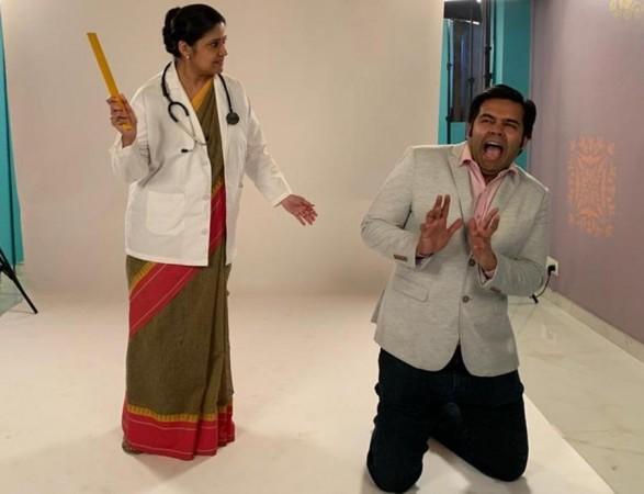 Renuka Shahane with Dr. Jagdish Chaturvedi in Starting Troubles Renuka Shahane with Dr. Jagdish Chaturvedi in Starting Troubles