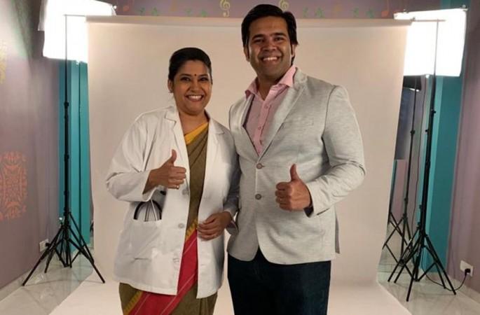 Renuka Shahane with Dr. Jagdish Chaturvedi in Starting Troubles Renuka Shahane with Dr. Jagdish Chaturvedi in Starting Troubles