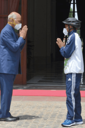 Ram Nath Kovind gifts boy a bicycle