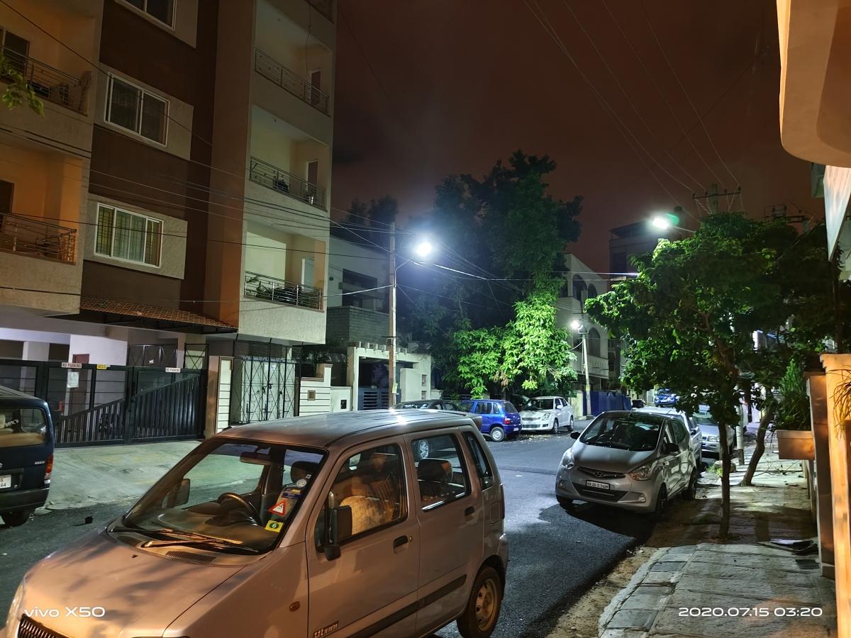 Low-light example Vivo X50 camera samples