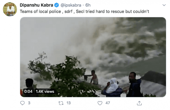 Man holds on to the tree for life, in the tweet shared by Dipanshu Kabra. Dipanshu Kabra tweet